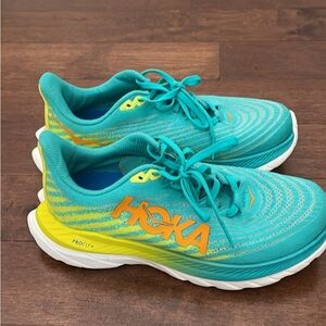 Hoka Mach’s Runners Teal and Yellow Running Shoes